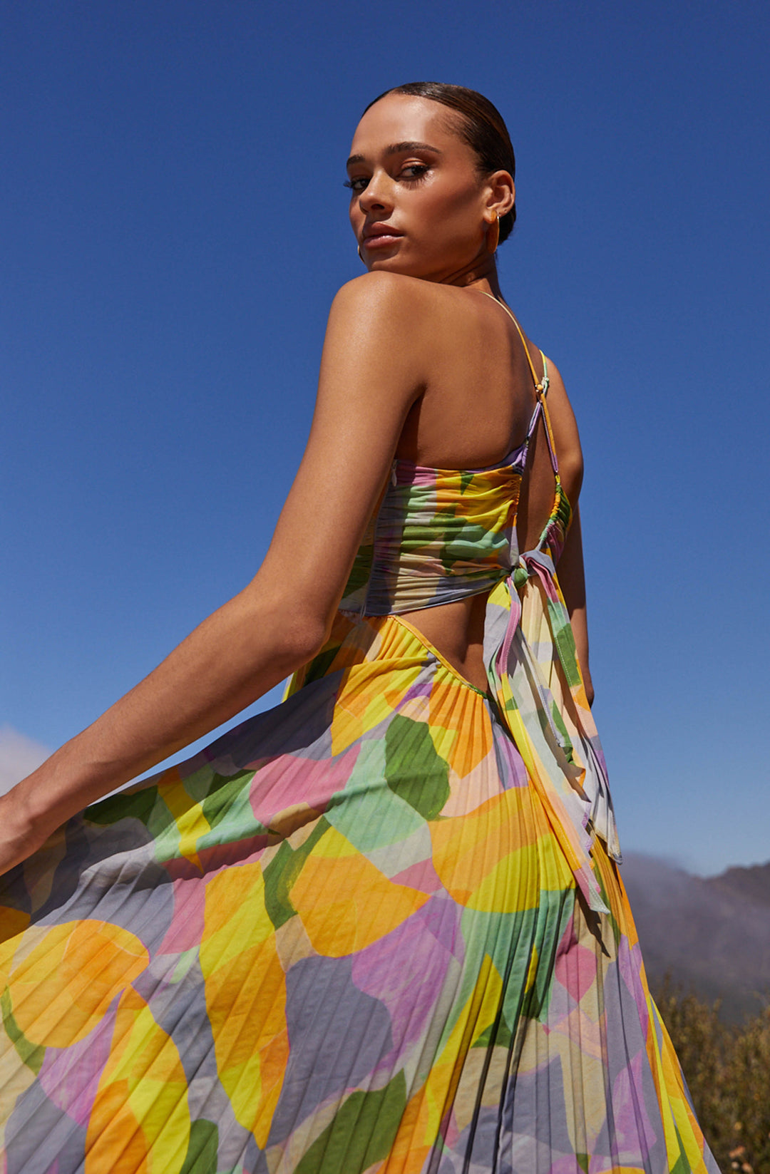 JUNE | STAY COOL FLORAL PLISSÉ MIDI DRESS
