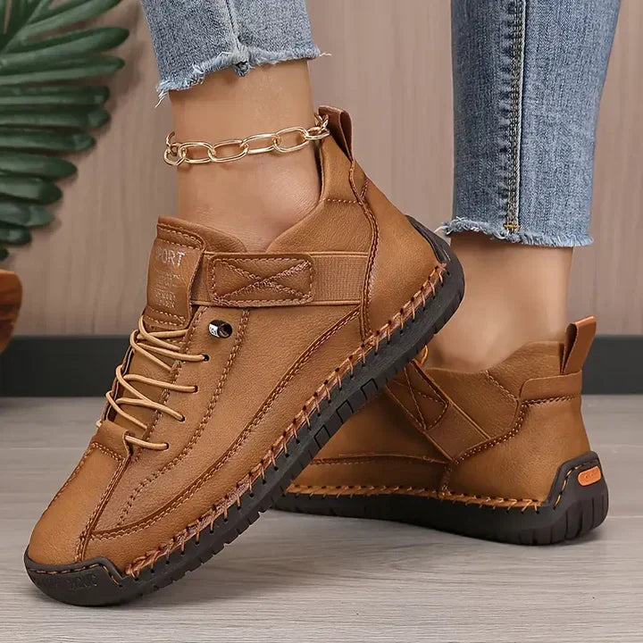 LIGHTWEIGHT COMFORT TRAINERS | PRESSURE FREE WALKING EASE