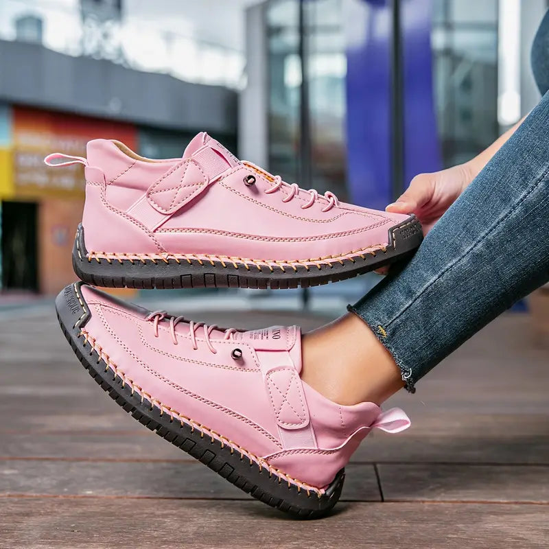 LIGHTWEIGHT COMFORT TRAINERS | PRESSURE FREE WALKING EASE