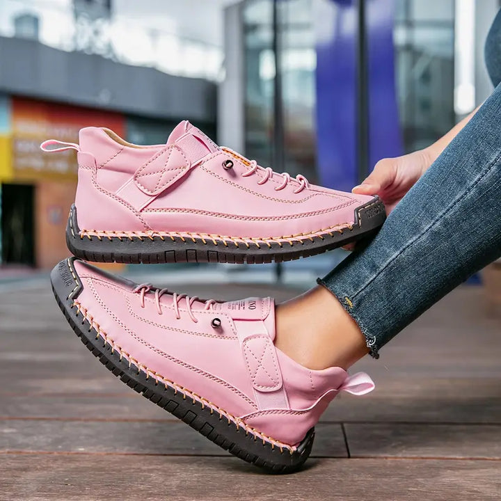 LIGHTWEIGHT COMFORT TRAINERS | PRESSURE FREE WALKING EASE