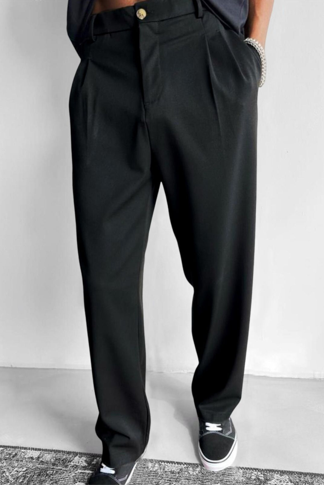 Relaxed Pleated Straight Leg Pants Black 1