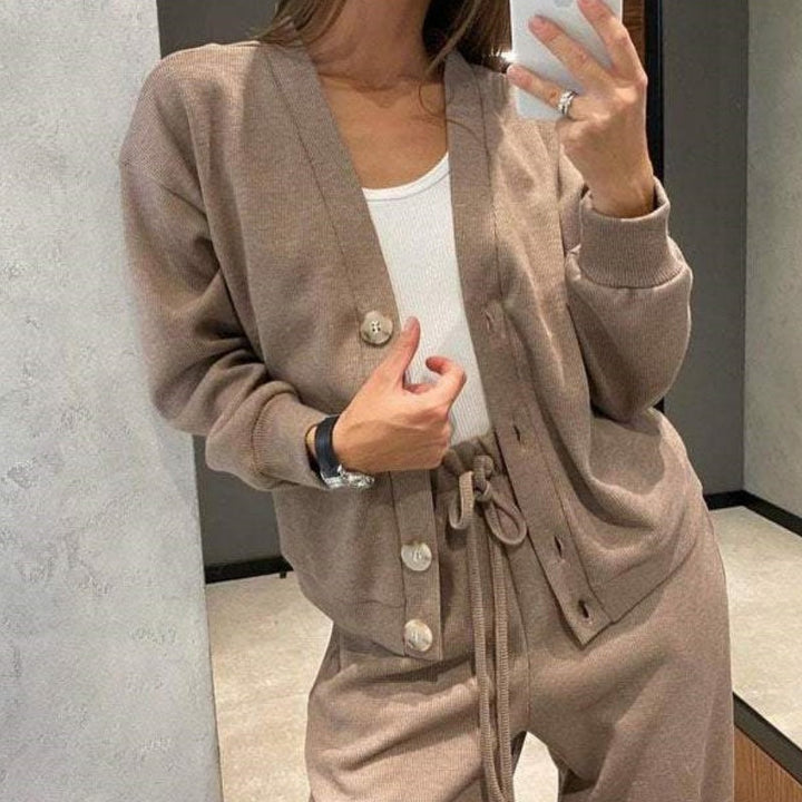 SOFT-TOUCH LOUNGE SET | EVERYDAY EASE WITH AN ELEGANT FINISH