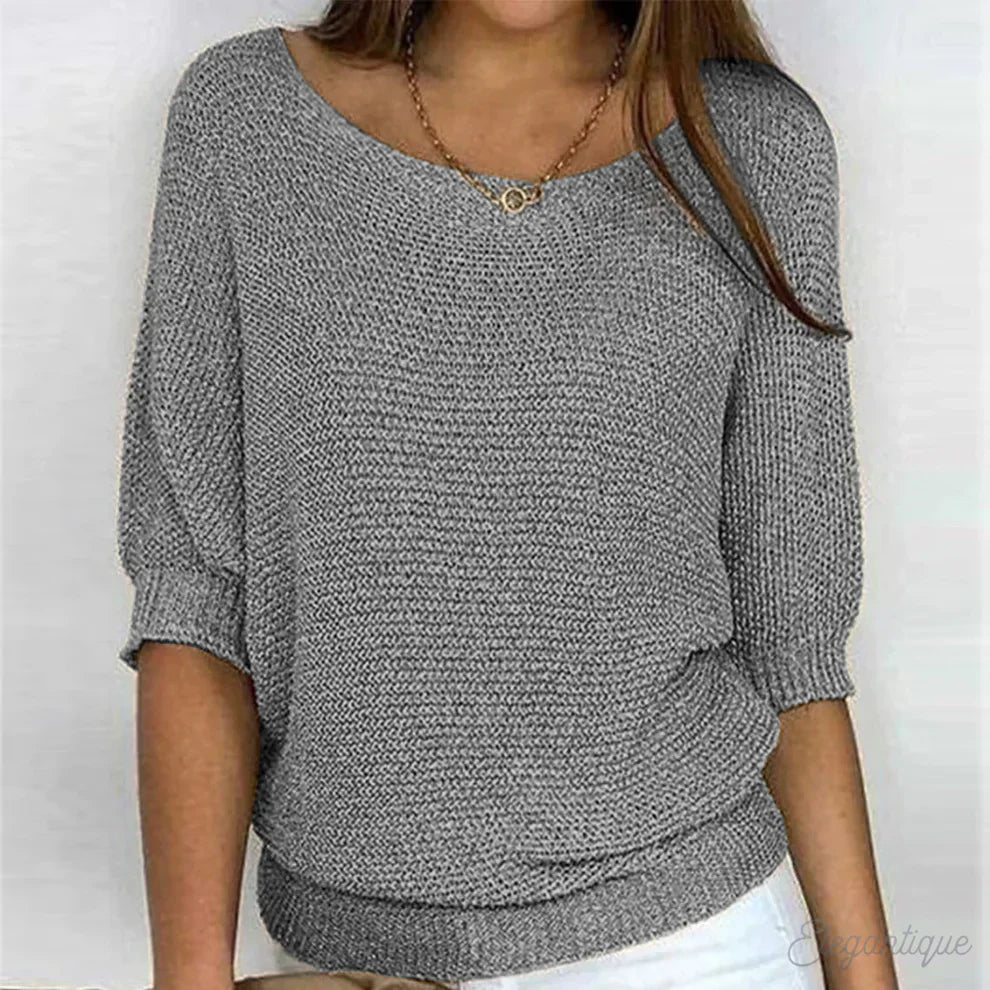 LIGHTWEIGHT ROUND-NECK TOP | ELEGANT SIMPLICITY THAT FLATTERS EVERY FIGURE