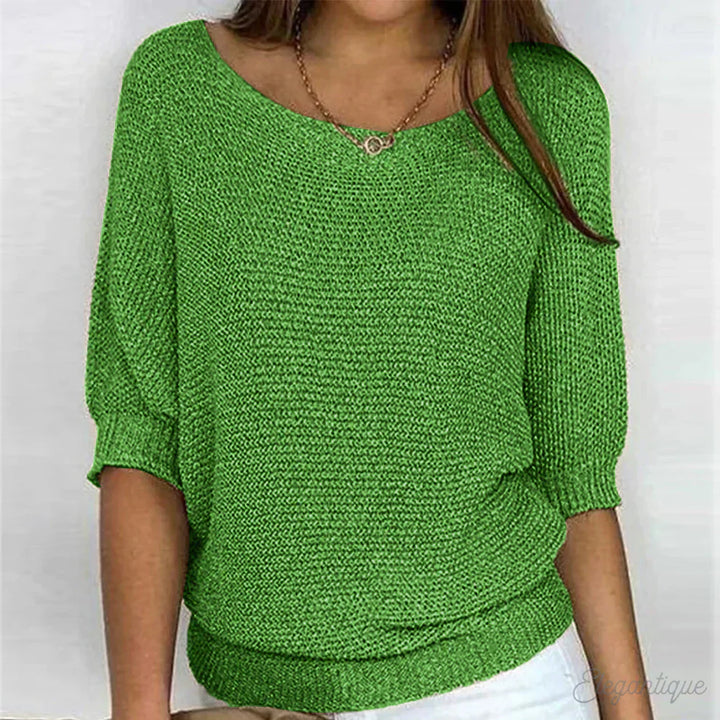 LIGHTWEIGHT ROUND-NECK TOP | ELEGANT SIMPLICITY THAT FLATTERS EVERY FIGURE