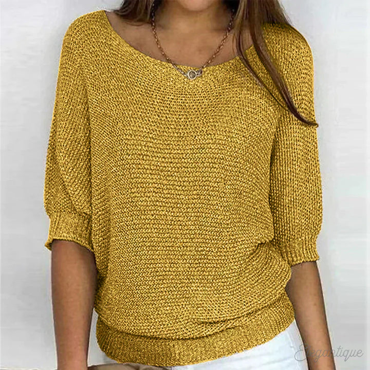 LIGHTWEIGHT ROUND-NECK TOP | ELEGANT SIMPLICITY THAT FLATTERS EVERY FIGURE