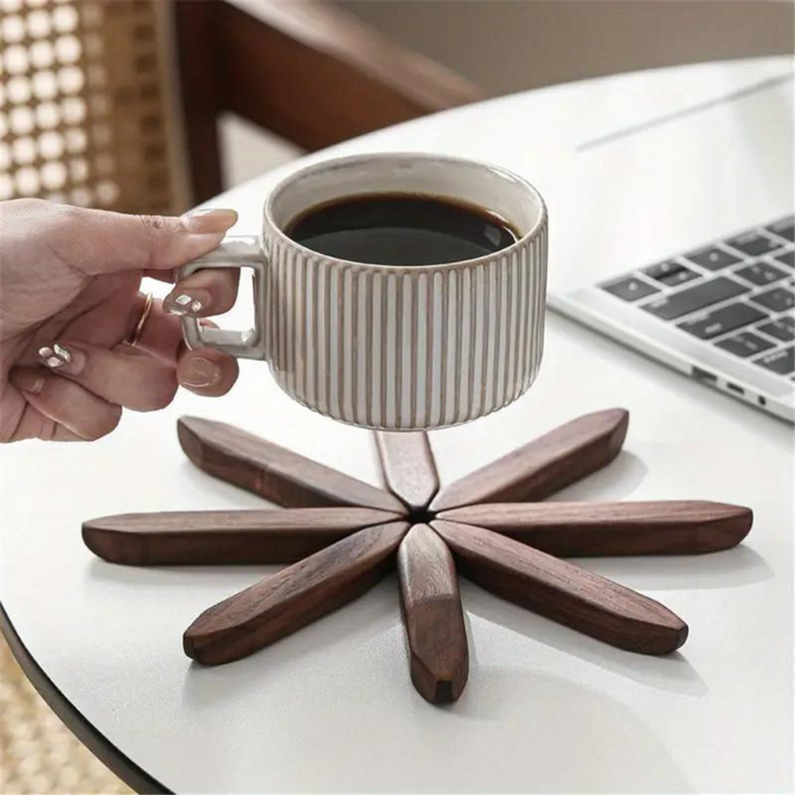 Wooden Coaster Set of 3 with Tree Shaped Holder Acacia 3